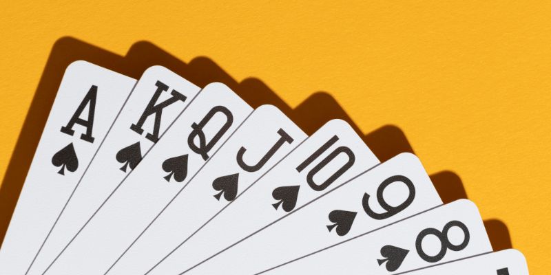 Khám phá bài phỏm